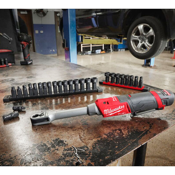 Аккумуляторный бесщеточный угловой гайковерт - трещотка, Milwaukee. M12 FPTR-202X, 4933480754 203359