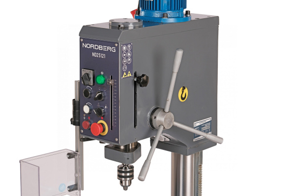 Сверлильный редукторный станок с тисками nd25121