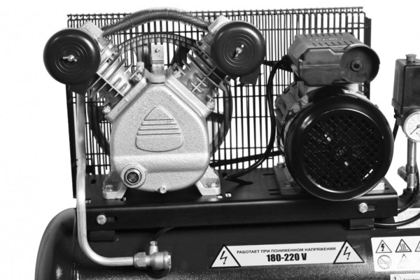 Компрессор поршневой 100.LB24A REMEZA (Белоруссия): 360 л/мин., 10 бар, ресивер 100 л., 2,2 кВт, 220В, габариты без упак. 1100х490х830 мм, 86 кг. сб4/с-100.lb24a