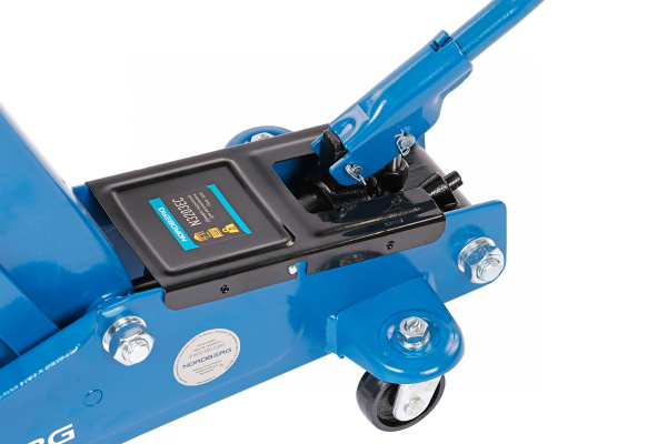 Домкрат подкатной для автолюбителя в кейсе, 3 т n3203ec