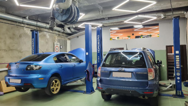 Подъемник двухстоечный 4 т, 220 В, синий n4120b-4b_220