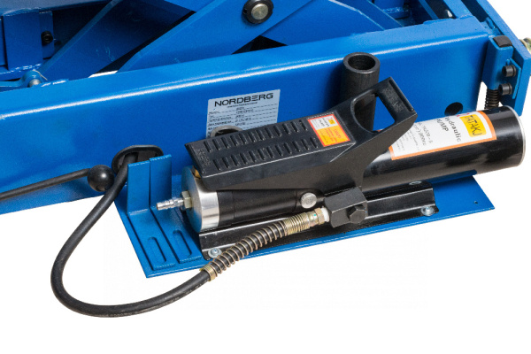 Траверса пневмогидравлическая, 2 т 422ta