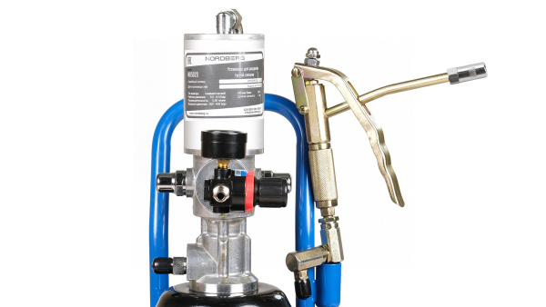 Установка пневматическая для раздачи густой смазки с баком 20 л no5020
