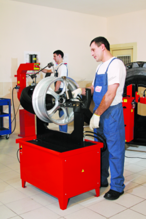 Стенд для правки дисков Фаворит-220 фаворит-220