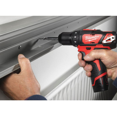 Аккумуляторная дрель-шуруповерт M12 BDD-202С, Milwaukee, 4933441915 197688