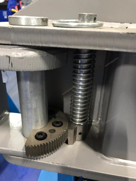 Подъемник двухстоечный, 4 т n4122a-4t_380v