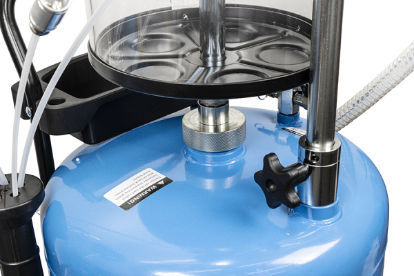 Установка для замены масла со сливной воронкой, щупами и колбой 70 л., MC7003 mc7003_ustanovka_dlya_zameny_masla_so_slivnoy_voronkoy_shchupami_i_kolboy_70_l