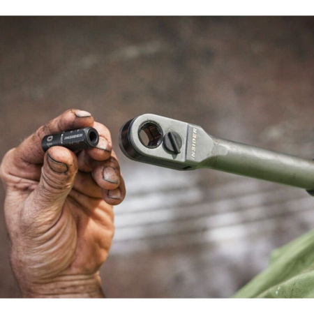Аккумуляторный бесщеточный угловой гайковерт - трещотка, Milwaukee. M12 FPTR-202X, 4933480754 203359
