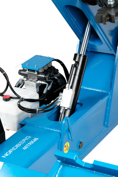 Станок шиномонтажный для грузовых машин, до 56inch (Дюйм) с расширителями, 380 В, синий 46trk46(b)