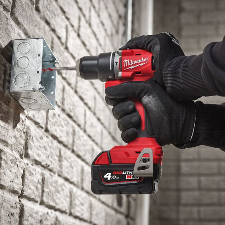 Аккумуляторная дрель-шуруповерт, Milwaukee, M18 BDD-402C, 4933443565 203346