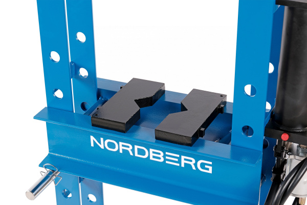 Пресс гидравлический, 30 т, пневмоуправление n3630al