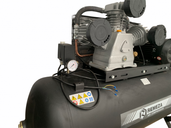 Компрессор поршневой 270.LB75 REMEZA (Белоруссия): 950 л/мин., 10 бар, ресивер 270 л., 5,5 кВт, 380В, габариты без упак. 1650x510x1150 мм, 195 кг. сб4/ф-270.lb75