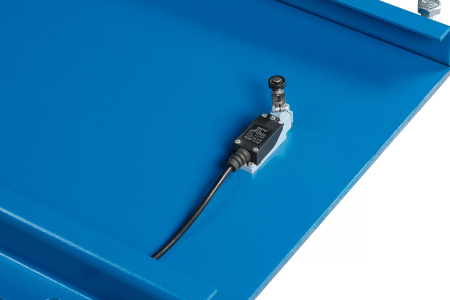 Подъемник ножничный для сход-развала 5,5 т, 380 В, 2 уровня, синий n635-5,5b_380_h