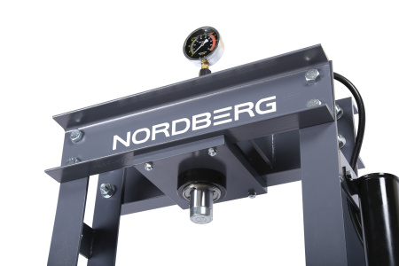 Пресс гидравлический, 30 т, пневмопривод n3631gal