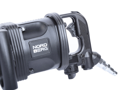 Пневмогайковерт ударный 1inch (Дюйм), 3600 Нм, в кейсе с головками 32 и 33 мм np18360k