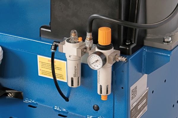 Станок шиномонтажный полуавтомат, двухскоростной, стол с накладками, 380 В, синий 4639,5(b) 380