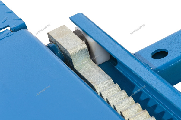 Подъемник ножничный электрогидравлический, 3 т, 380 В, без функции аварийного опускания 633s-3t