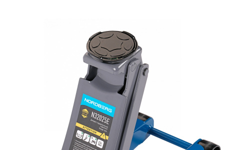 Домкрат подкатной 2,5 т с резиновой насадкой n32025e