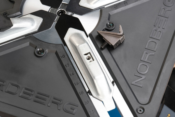 Станок шиномонтажный полуавтомат, односкоростной, 380 В, синий 4639id(b) 380