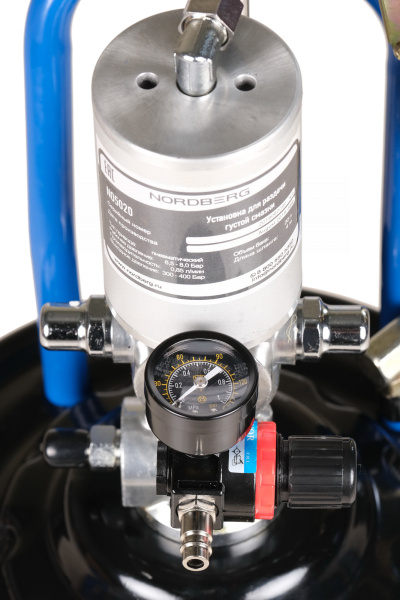 Установка пневматическая для раздачи густой смазки с баком 20 л no5020