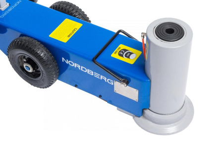 Домкрат подкатной пневмогидравлический, 30 т n301